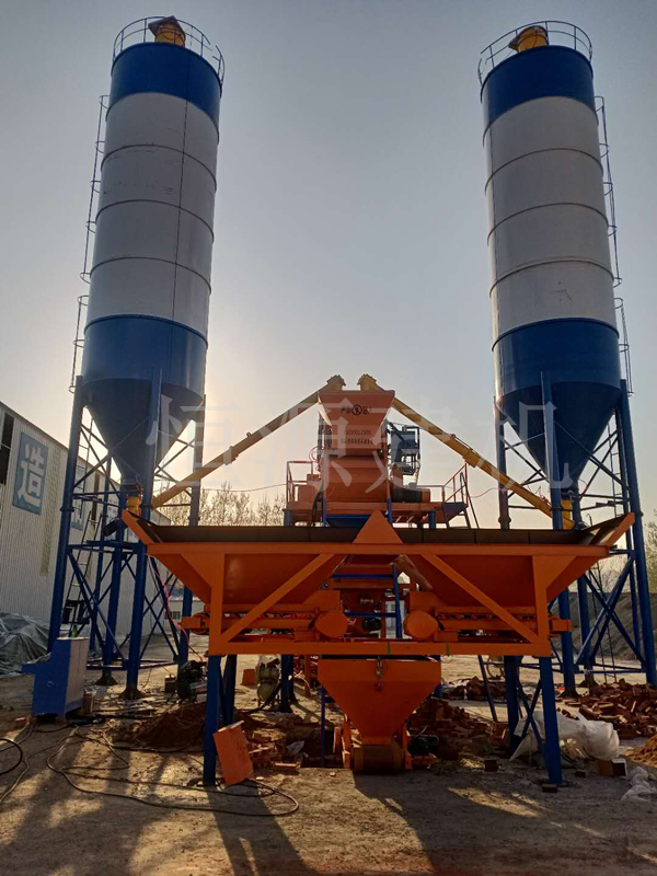 恒源建機 發(fā)往山西陽泉25型攪拌站安裝現(xiàn)場